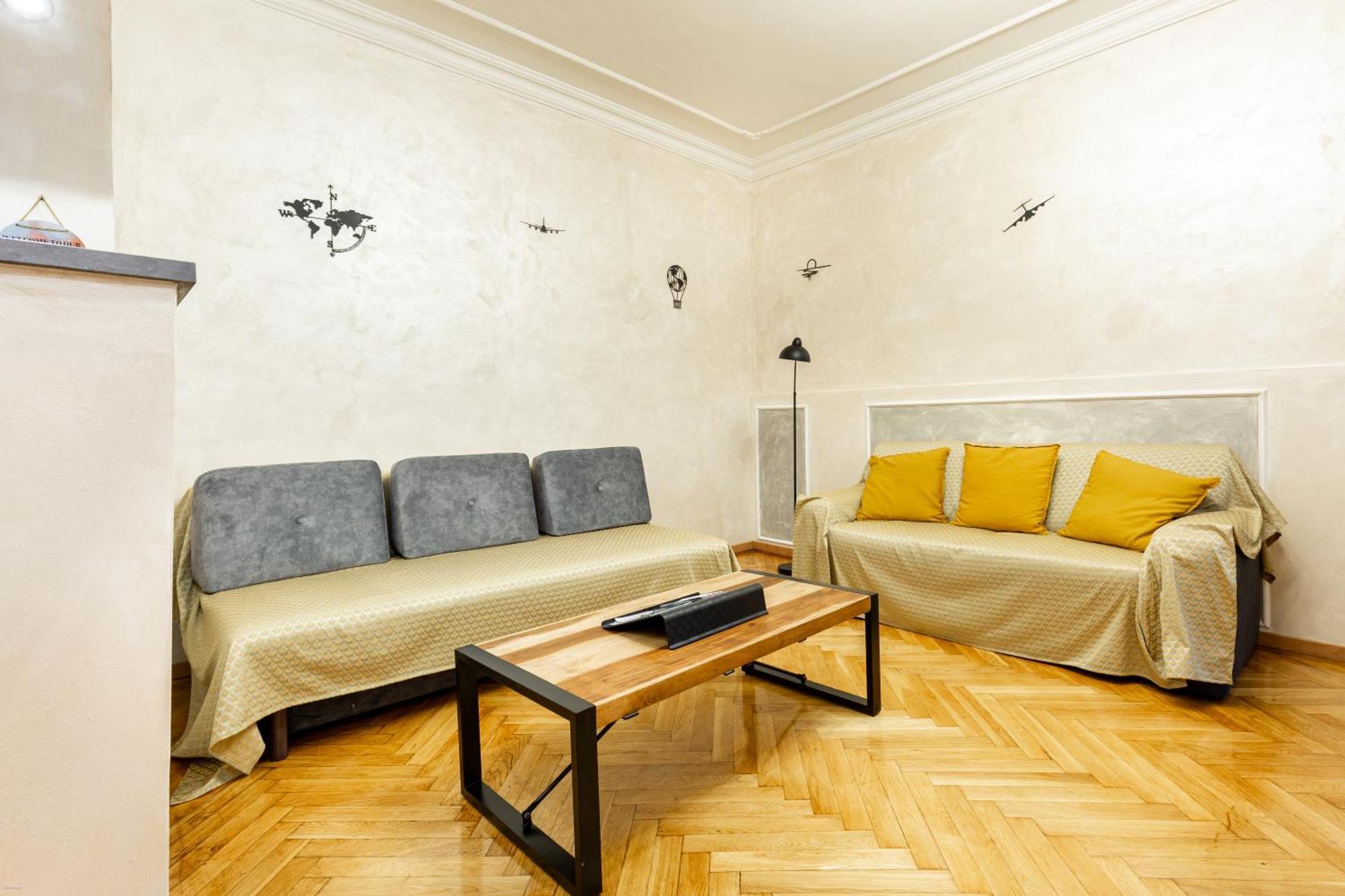 Mari&Emi Flat In Corvin Apartman Budapest Kültér fotó