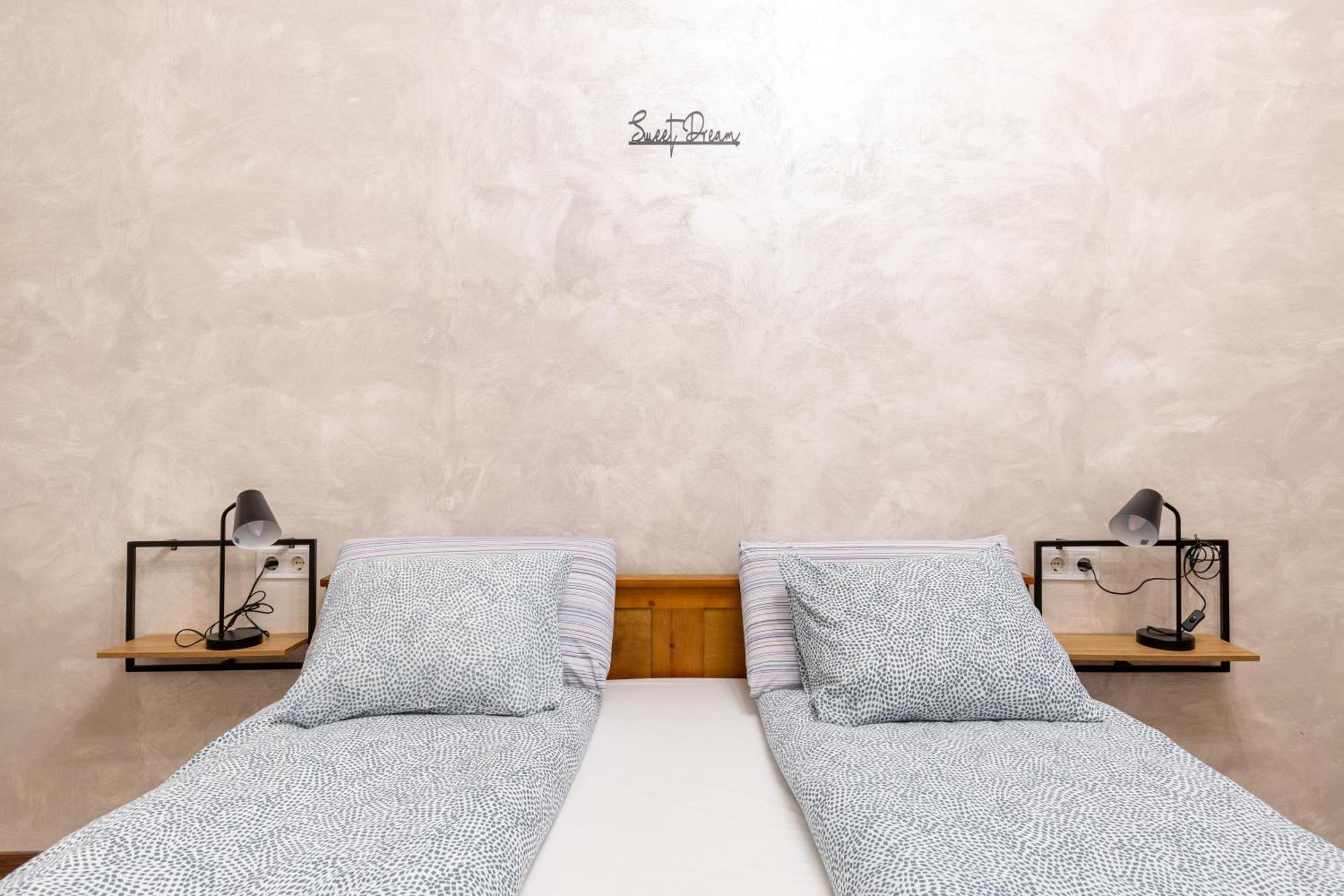 Mari&Emi Flat In Corvin Apartman Budapest Kültér fotó