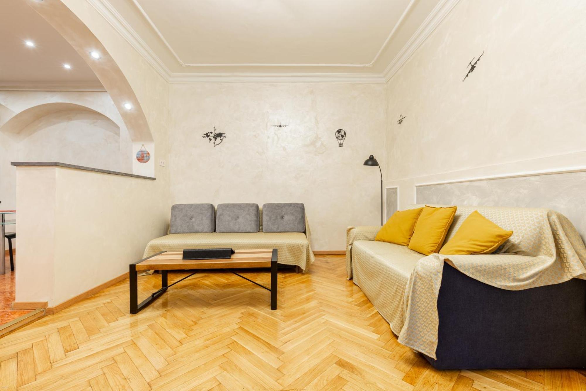 Mari&Emi Flat In Corvin Apartman Budapest Kültér fotó