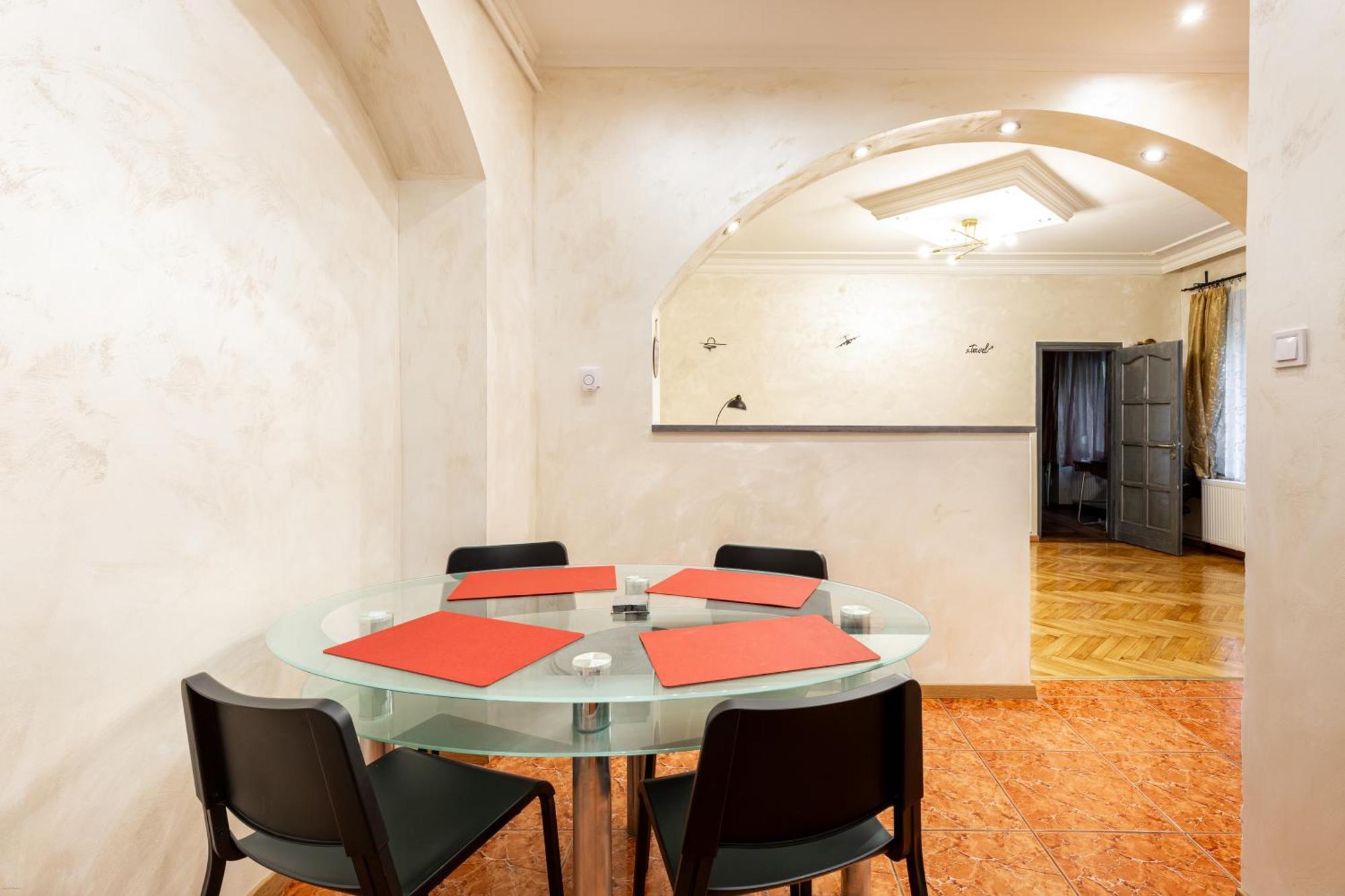 Mari&Emi Flat In Corvin Apartman Budapest Kültér fotó