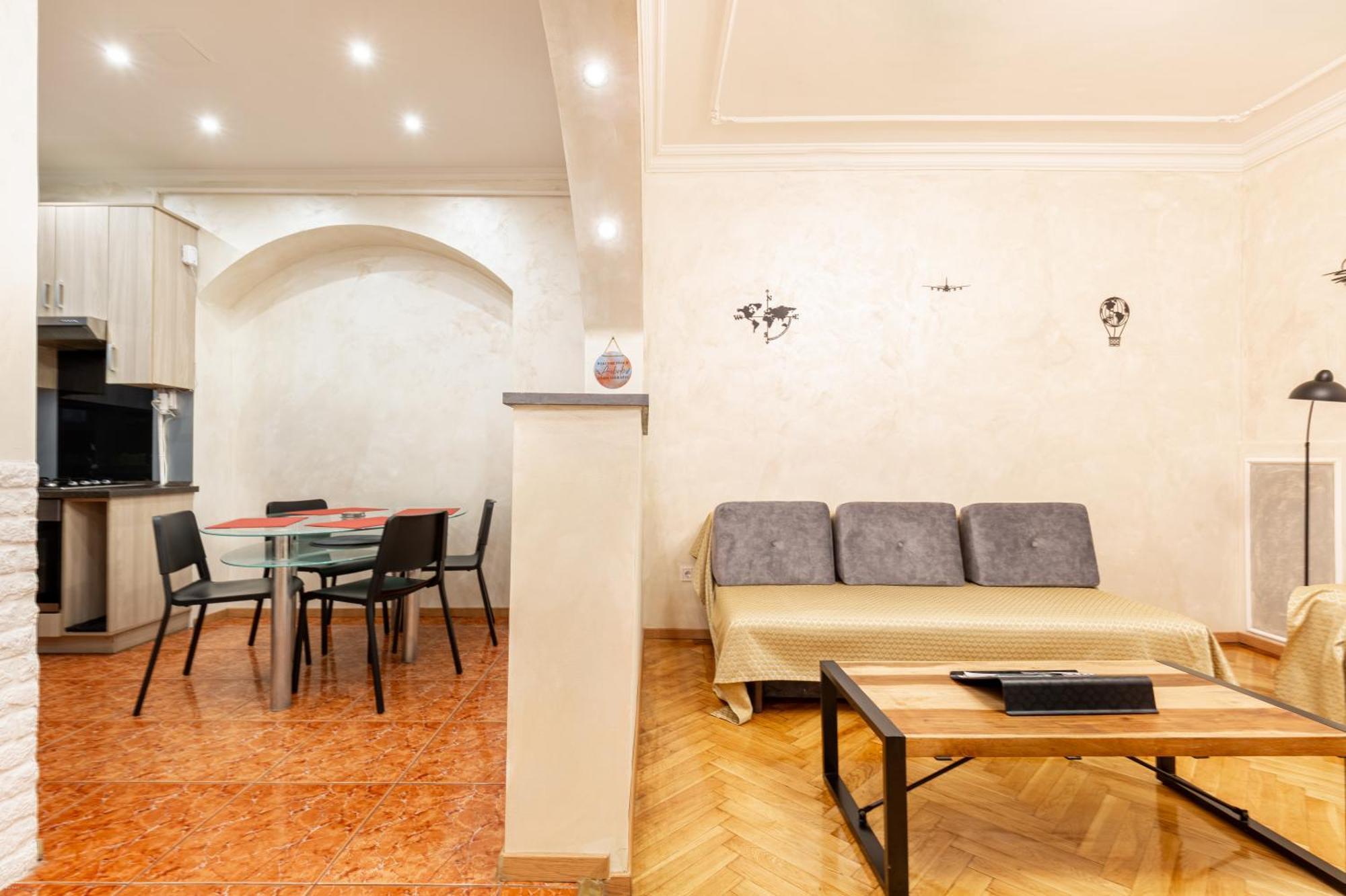 Mari&Emi Flat In Corvin Apartman Budapest Kültér fotó